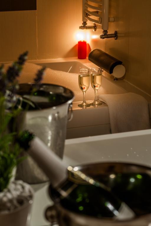 酷比克斯酒店 布拉索夫 客房 照片